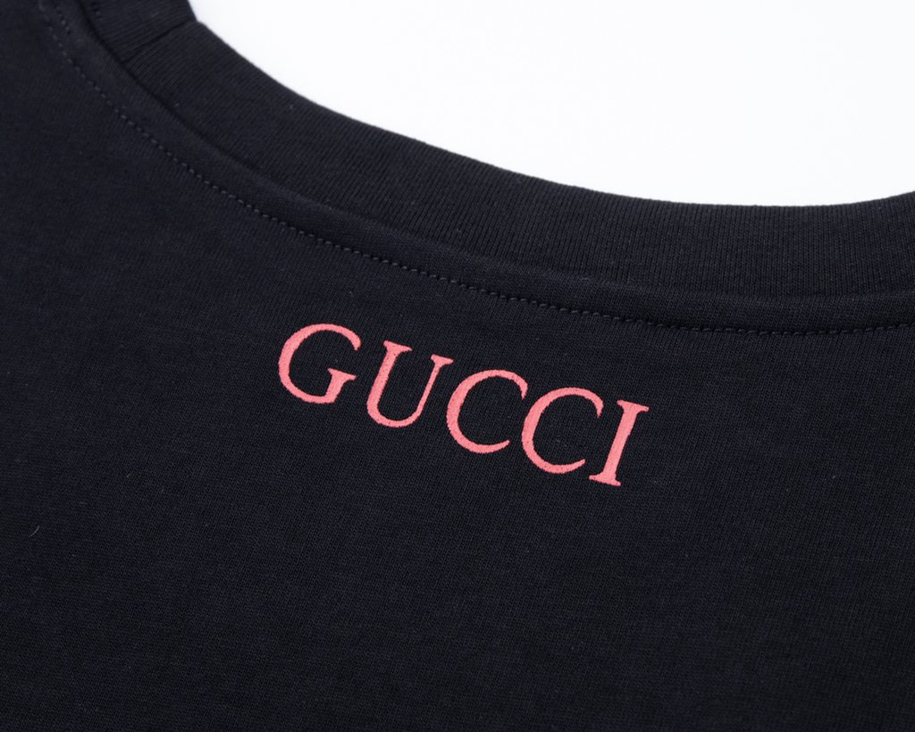 Gucc* T-shirt